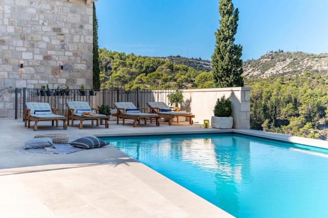 New Villa Ani! Traditional And Luxurious 4-Bedroom Villa With Heated Pool And Sea Views Postira Esterno foto
