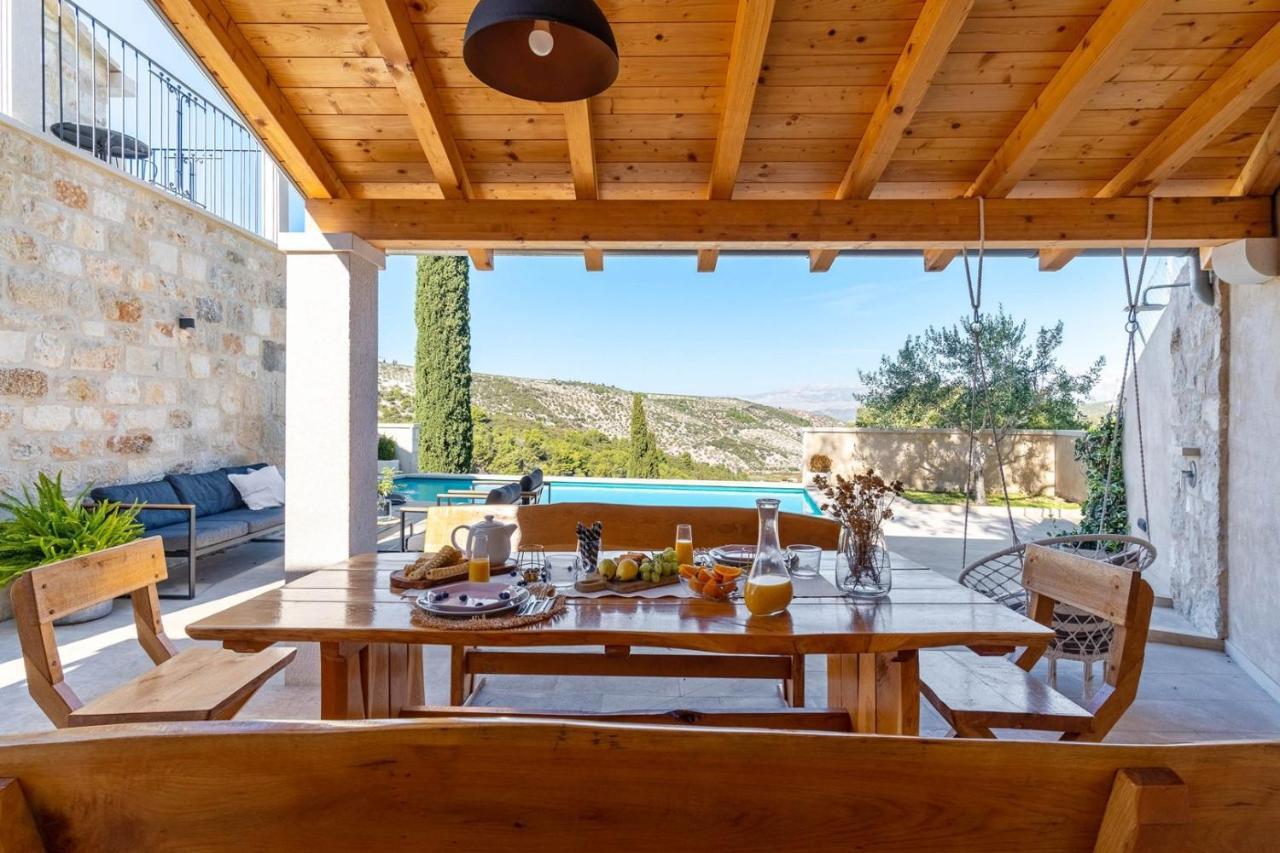 New Villa Ani! Traditional And Luxurious 4-Bedroom Villa With Heated Pool And Sea Views Postira Esterno foto