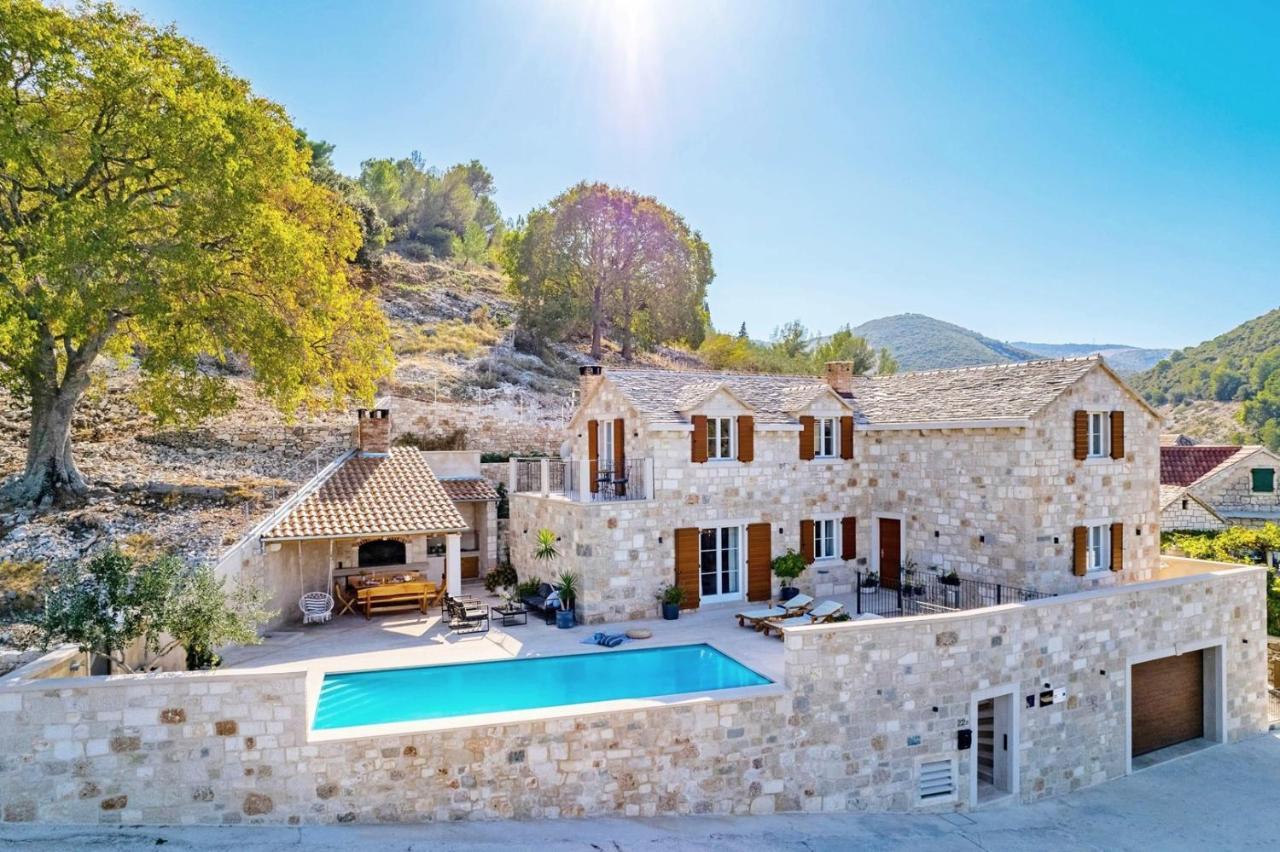 New Villa Ani! Traditional And Luxurious 4-Bedroom Villa With Heated Pool And Sea Views Postira Esterno foto