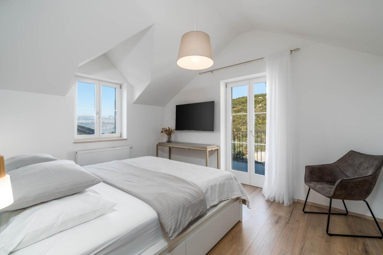 New Villa Ani! Traditional And Luxurious 4-Bedroom Villa With Heated Pool And Sea Views Postira Esterno foto