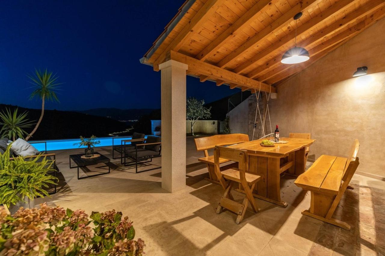 New Villa Ani! Traditional And Luxurious 4-Bedroom Villa With Heated Pool And Sea Views Postira Esterno foto